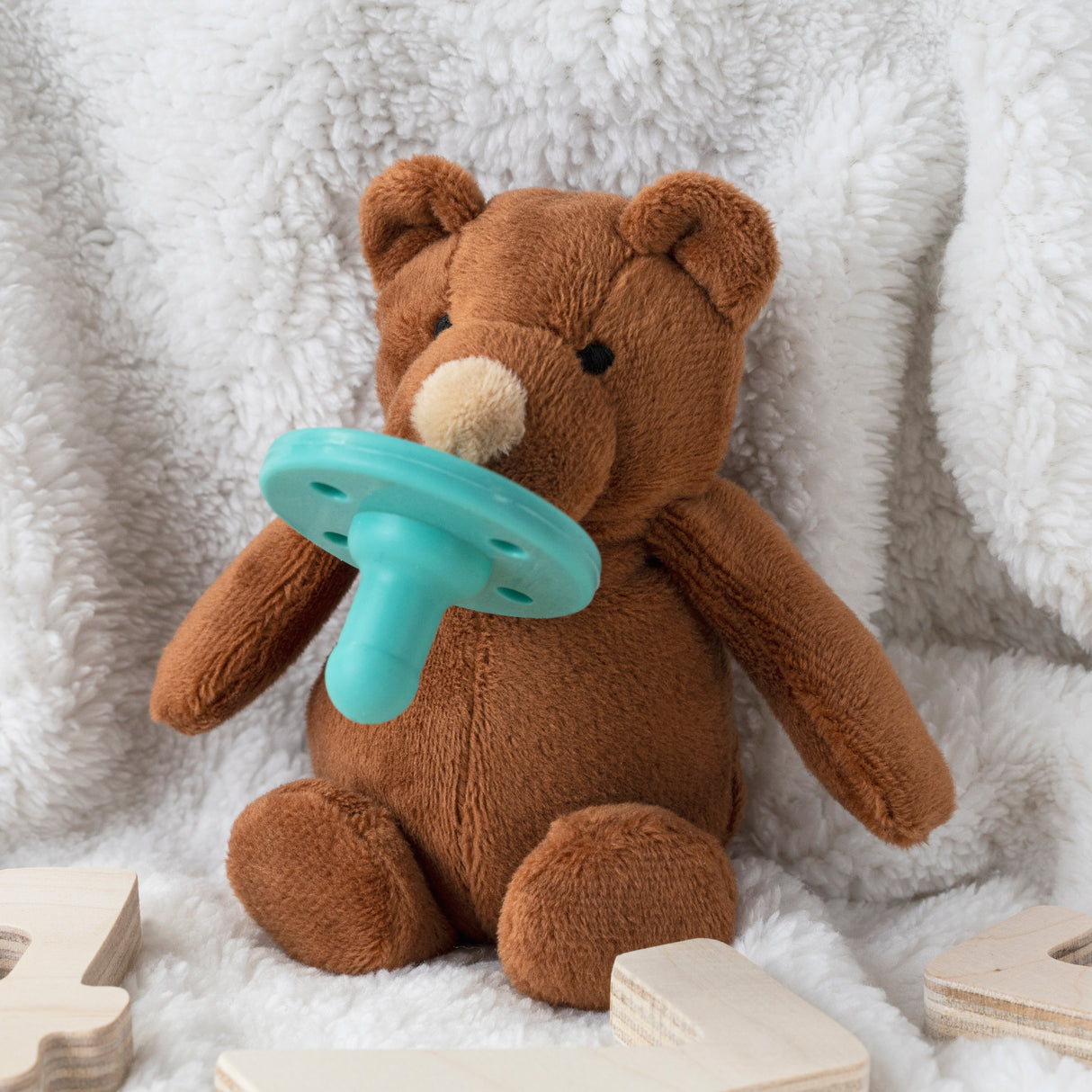 SLEEP BUDDY Schlaf Kuscheltier mit Schnuller Braunbär Moi-braun