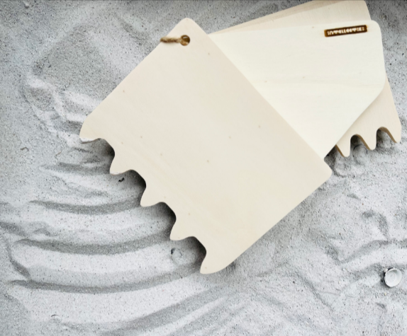 Sandbürste aus Holz