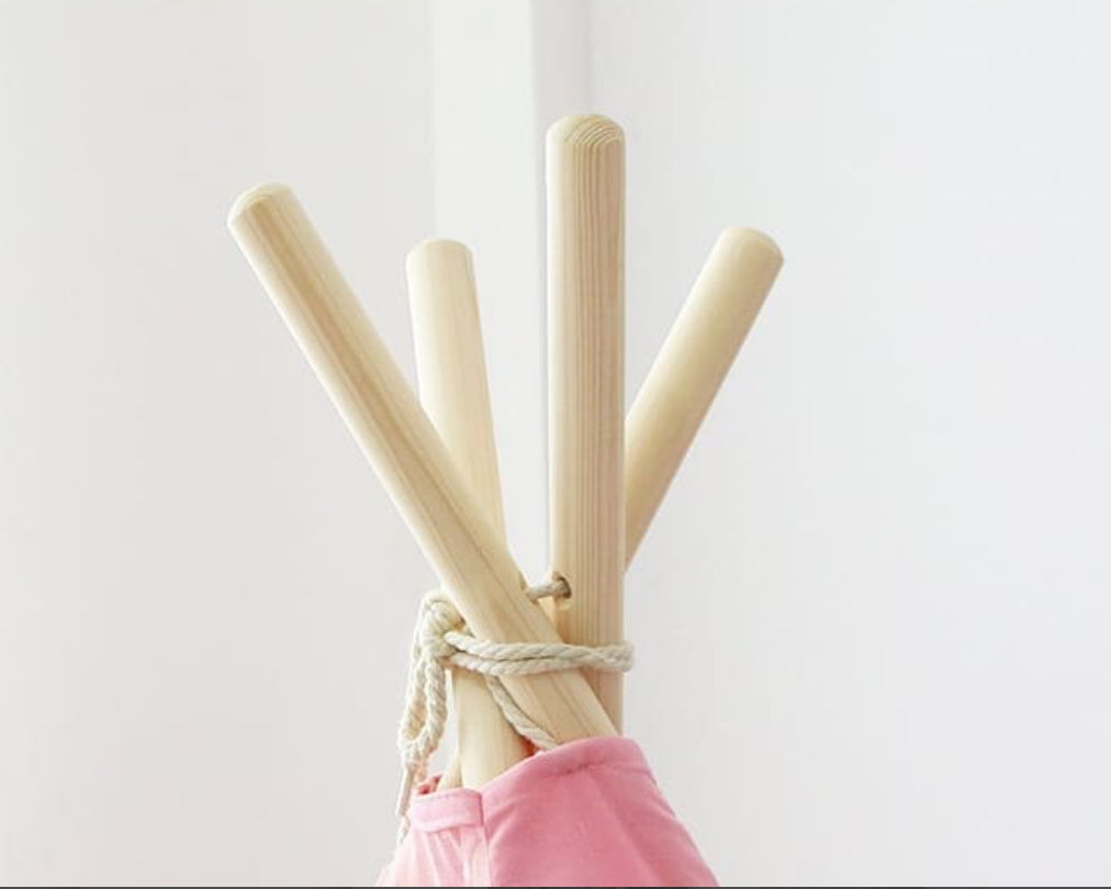 Tipi with Pompoms pink