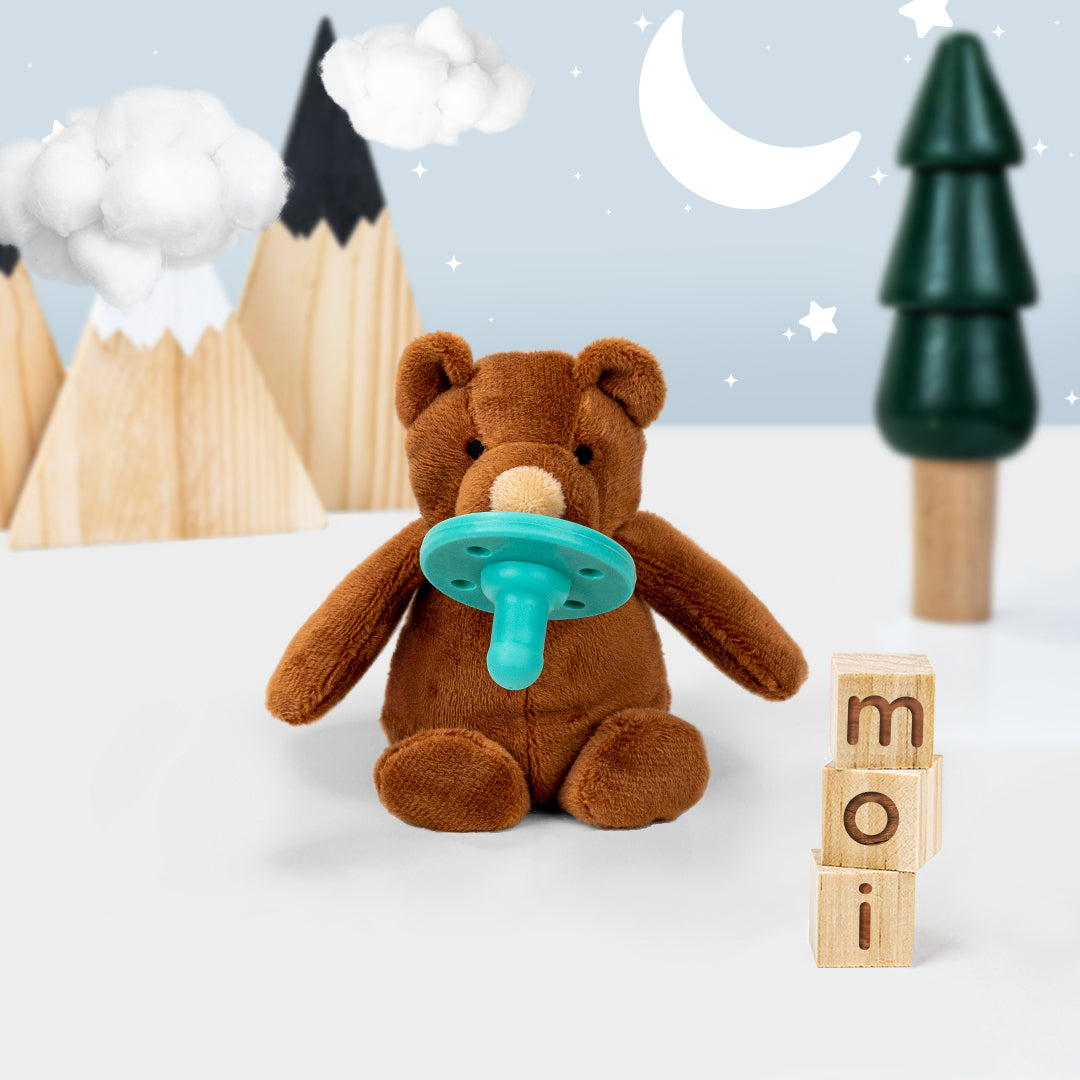 SLEEP BUDDY Schlaf Kuscheltier mit Schnuller Braunbär Moi-braun