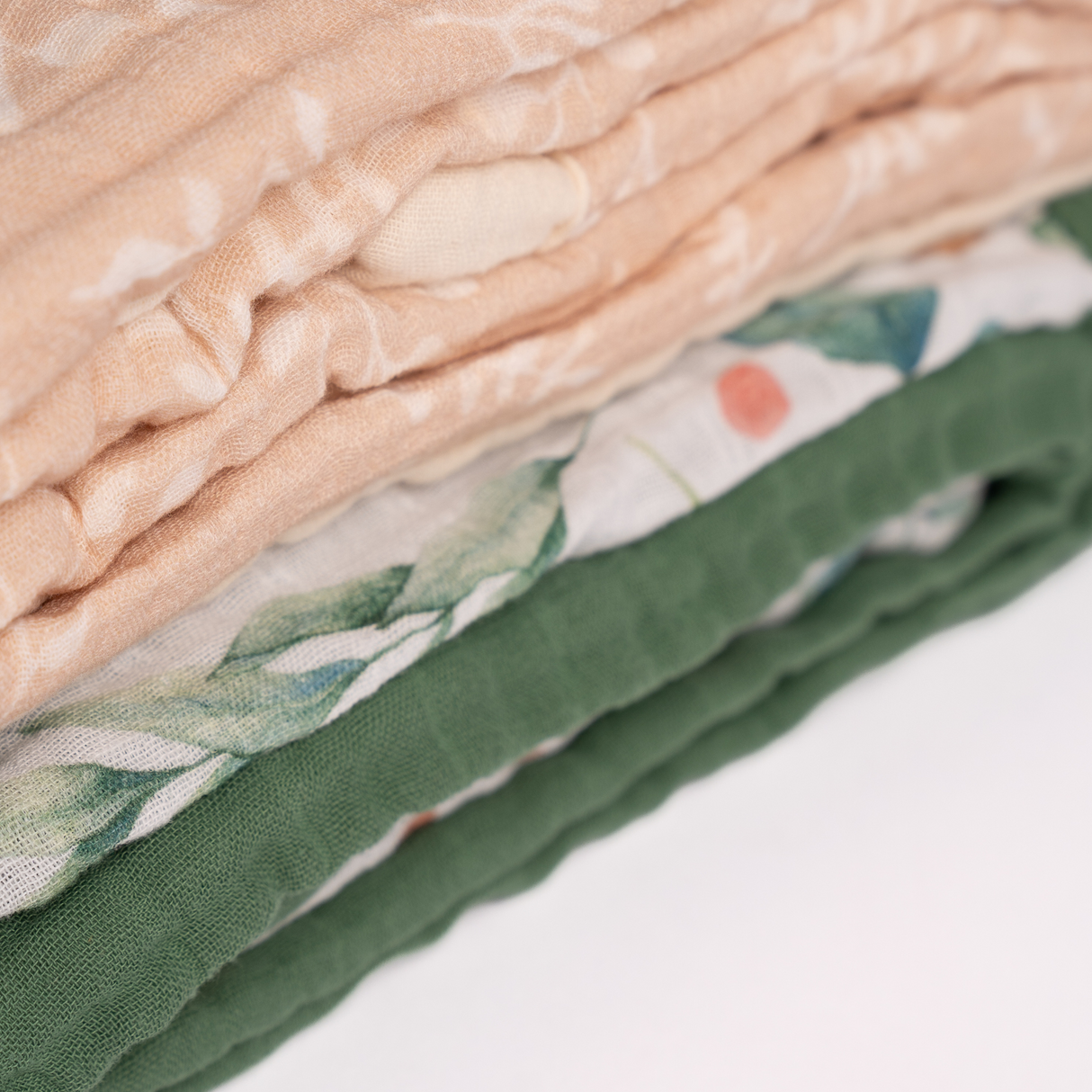Organic 4-layer double-sided embroidered muslin blanket green 145 cm x 100 cm