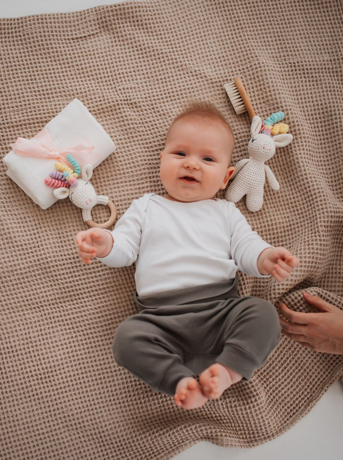 Coffret cadeau Licorne pour nouveau-né – Essentiels – Coffret bébé – Baby Shower