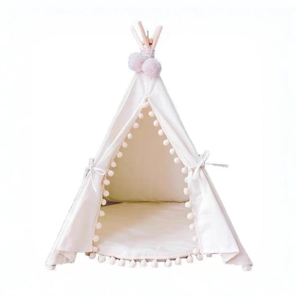 Tipi with pompoms white