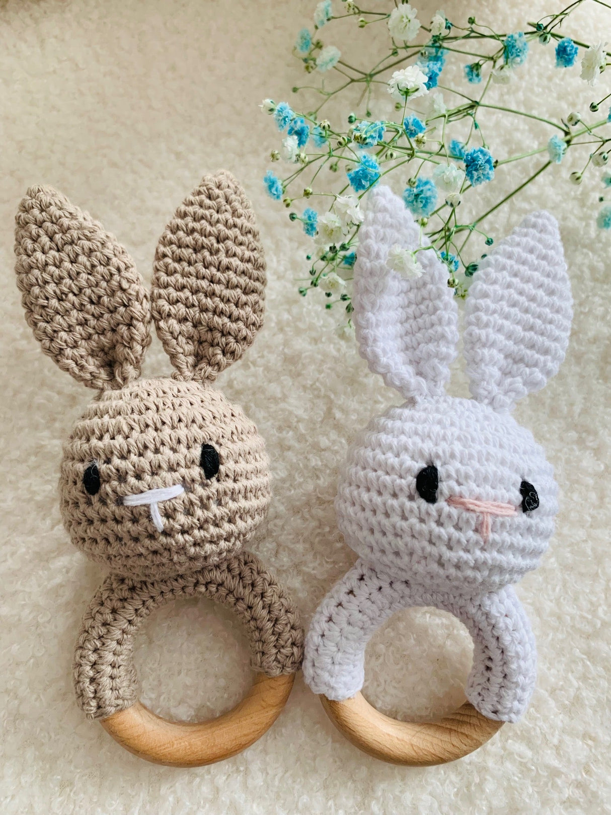 Rassel Hase weiss