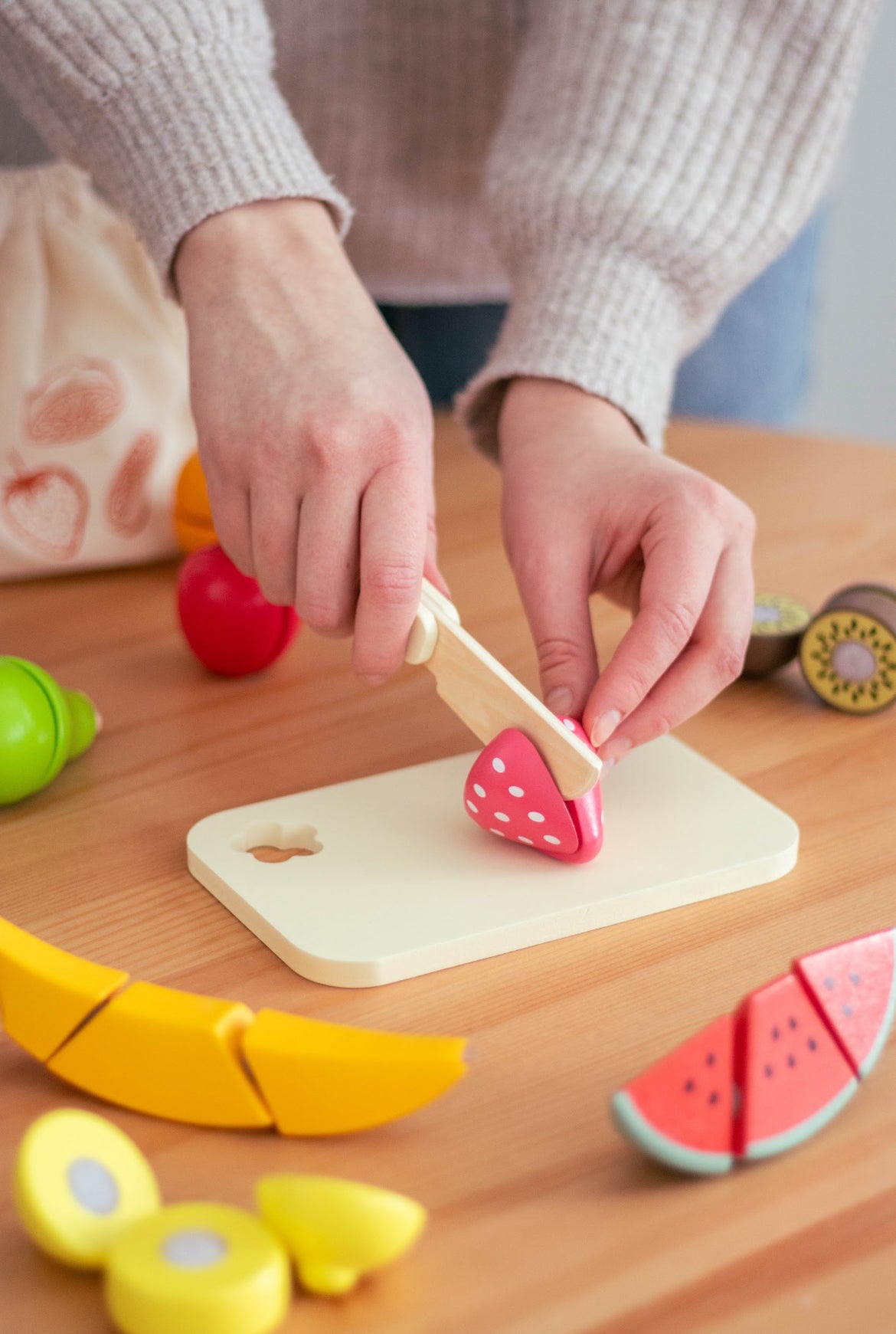 Wooden fruit cutting set